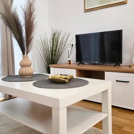 Appartement Ivy Luxury - Self Check-in 247 - Garden - Near Airport & Us Embassy - Baneasa Mall