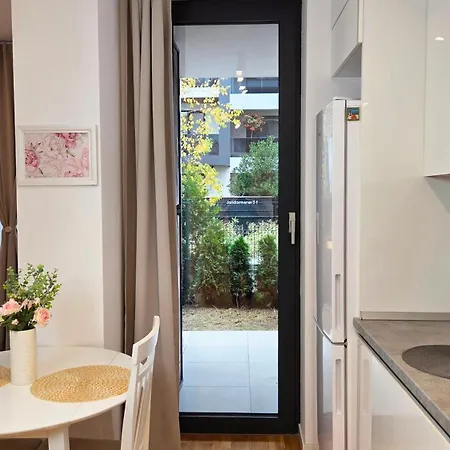 Ivy Luxury - Self Check-in 247 - Garden - Near Airport & Us Embassy - Baneasa Mall Apartment Bucharest