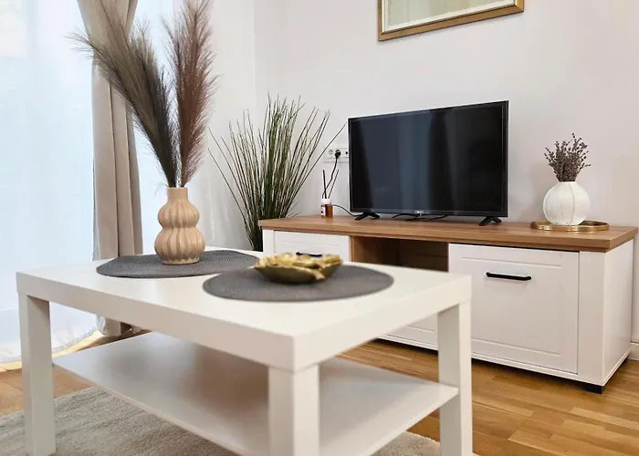 公寓 Ivy Luxury - Self Check-in 247 - Garden - Near Airport & Us Embassy - Baneasa Mall