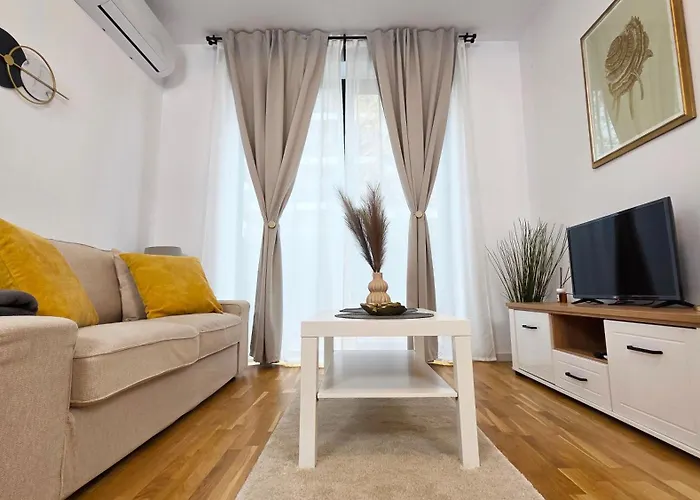 公寓 Ivy Luxury - Self Check-in 247 - Garden - Near Airport & Us Embassy - Baneasa Mall